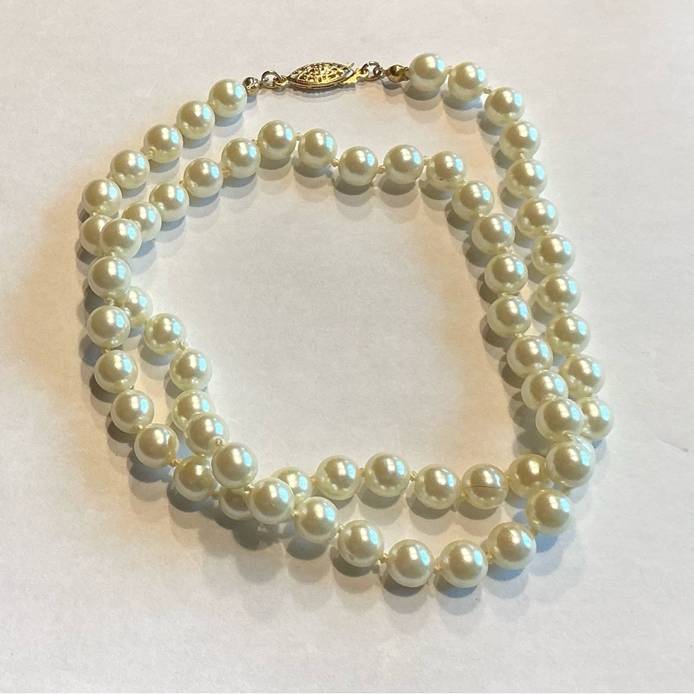 Vintage Avon Elegant Faux Pearl Necklace